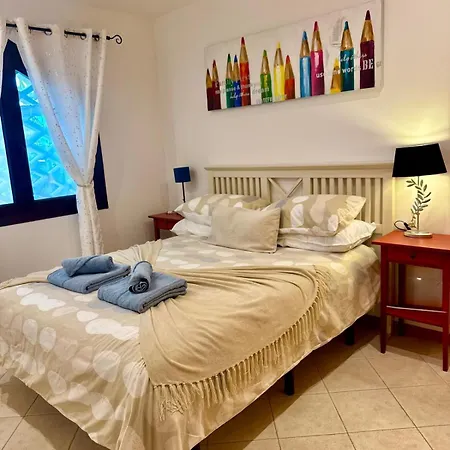 3 Bedroom, Heated Pool, Free Parking Appartement *